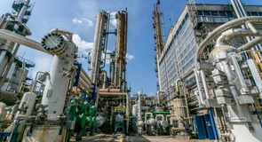 Azomureș a ajuns la pierderi de jumătate de miliard de lei, dar are cu 8% mai mulți angajați. Ce ar putea prelua Romgaz