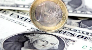 Euro, la cea mai ridicată cotație în raport cu dolarul american în ultimii patru ani