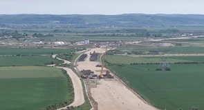 VIDEO Autostrada Transilvania: „A început partajul moștenirii Bechtel”. Deme Macarale mută peste 400 de grinzi abandonate de 20 de ani