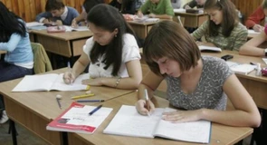 Federațiile Sindicale Spiru Haret și Alma Mater încep protestele, acuzând scăderea salariilor și creșterea normei de muncă