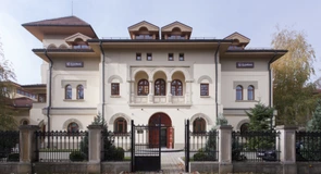 Bolojan: Cred că e mult loc de bine la RAAPPS. Regia a închiriat o clădire frumoasă de pe Kiseleff unui privat, care după aia a închiriat-o unei bănci de stat