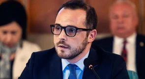 Update: Ministrul Sănătăţii, Alexandru Rogobete: Toți bolnavii cronici vor avea acces la serviciile naționale de sănătate. Pentru persoanele cu handicap și bolnavii de cancer nu se va aplica taxa CASS