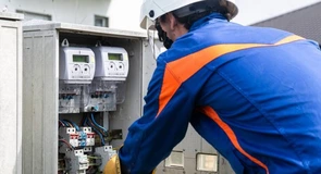 ANRE se duce în control la toți distribuitorii de energie. Verifică dacă plătesc compensații clienților pentru problemele cu rețeaua