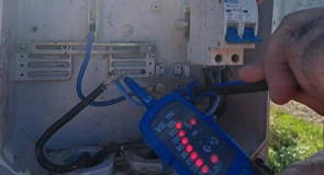 Cât curent electric se mai fură în România. Cifre de la Delgaz Grid