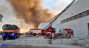Pagubă uriașă în urma incendiului la depozitul LPP, care deține Sinsay, Reserved și Mohito. Livrările comenzilor, întârziate