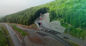 VIDEO CFR Infrastructură a deschis circulația în noul tunel Bata, de peste 600 metri lungime