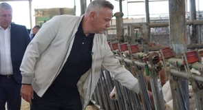 Investiții în zootehnie de 4 miliarde de euro cu bani de la UE și stat. Ce promite ministrul Agriculturii fermierilor