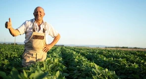 Se reîntorc românii la țară? 76.000 de adolescenți și adulți s-au decis anul trecut să părăsească marile orașe