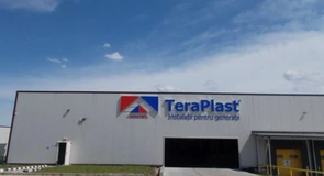 Terenul unei foste fabrici, vândut. Cine a cumpărat terenul TeraPlast din Bistrița unde se dorea construcția a 240 de apartamente