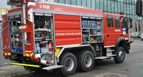 Incendiu la o hală din cadrul Autobazei STB Ferentari București