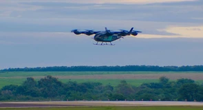 Avionul electric Embraer Eve a efectuat primul zbor