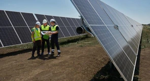Cel mai bogat ucrainean poate vinde energie electrică produsă lângă București. Parcul fotovoltaic Văcărești a primit oficial licența, este printre cele mai mari din țară