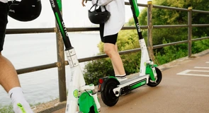 Lime introduce abonamentul lunar pentru trotinete. Cât costă în București față de restul țării