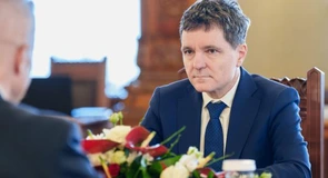 Cod roşu la Cotroceni. Președintele Nicușor Dan face şedinţă cu PSD, PNL, USR, UDMR pentru a găsi soluţii pentru un nou guvern