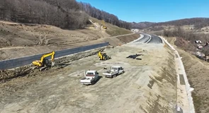 VIDEO Autostrada A1 Sibiu – Pitești: Cum mai arată lotul de aproape 10 kilometri care ar putea fi dat în trafic la vară