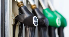 Prețurile motorinei cresc rapid în toată lumea, ca urmare a războiului din Orientul Mijlociu