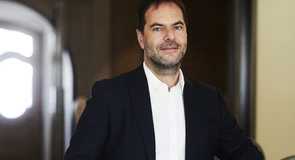 Miliardarul ceh Jiří Šmejc, care deține Premier Energy, se extinde în România și mai cumpără un distribuitor de dispozitive medicale