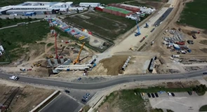 VIDEO Autostrada Bucureștiului A0: A început montarea tablierului metalic la pasajul DN3 de pe lotul chinezilor