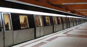 „Magistrala corporatiștilor”: Șapte trenuri de metrou CAF intră în revizie. Ce se întâmplă cu circulația pe M2. Anunțul Metrorex