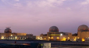O dronă a provocat un incendiu lângă centrala nucleară Barakah din Abu Dhabi