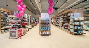 Concurentul DM se extinde la braț cu Penny Market. Magazine BIPA noi în Jumbo Center