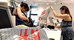 H&M reuşeşte o creştere uşoară a profitului chiar dacă vânzările au fost slabe