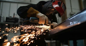Fabrici şi linii de producție noi: program de ajutor de stat cu peste 5,3 miliarde de lei pentru industrie, aprobat de Guvern