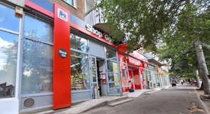 S-a decis: Radu Dimofte, care deține 17% din francizorul KFC în România, delistează de la BVB imperiul de spații comerciale