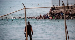 Guvernul spaniol vrea să accelereze întoarcerea migranţilor încă prezenţi în Ceuta
