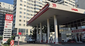 Prețul motorinei tocmai a sărit pragul de 10 lei pe litru, la unul dintre lanțurile mari din România