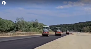 VIDEO Autostrada A1 Lugoj – Deva: UMB așterne asfalt pe primii kilometri ai secțiunii tunelurilor