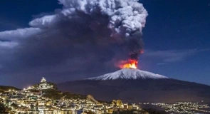 Italia – Zborurile au fost reluate pe aeroportul din Catania după reducerea activităţii vulcanului Etna