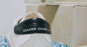 Isterie pe piața de lux din București: Golden Goose, care vinde adidași cu aspect „murdar” de 600 de euro, purtați de Taylor Swift, deschide primul magazin lângă Calea Victoriei