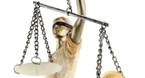 Scandal în justiţie – Procuror CSM: Cum se face că magistraţi în funcţie sau foşti magistraţi se lăfaie în avioane private şi vacanţe în Mykonos?