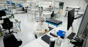 Fabrica VAT România de la Arad se extinde. Numărul angajaților a crescut cu 50%, iar recrutările continuă și în 2027