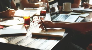 Anunţ pentru firme de la Guvern. Termen prelungit – Până când pot fi actualizate codurile CAEN