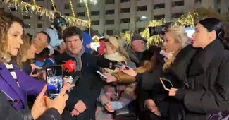 A fost aprins iluminatul de Sărbători din Capitală. Instalațiile au costat 5 mil. lei