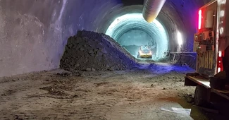 Autostrada Sibiu – Pitești: A fost forată prima galerie de legătură a tunelului din secțiunea 4 – API