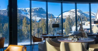 Hotelurile din România au dreptul să solicite restituirea comisioanelor încasate nelegal de Booking.com. Patronatele din turism din toată Europa s-au coalizat împotriva plaformei