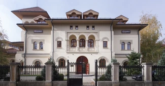 Bolojan: Cred că e mult loc de bine la RAAPPS. Regia a închiriat o clădire frumoasă de pe Kiseleff unui privat, care după aia a închiriat-o unei bănci de stat