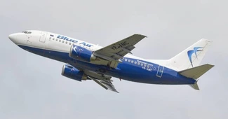FOTO Imagini dezolante. Se vând cinci carcase ale avioanelor Blue Air, cu prețuri de la 10.000 de euro