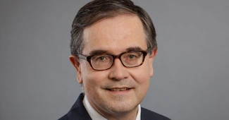 Directorul de achiziții al Renault, Francois Provost, este favorit să preia conducerea grupului auto francez – surse