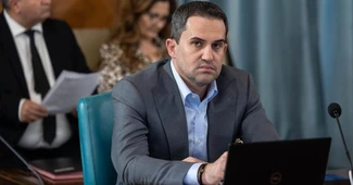 Update: Cum se explică ministrul. Încă un mituitor a fost găsit în Guvernul Bolojan. Ministrul Transporturilor Ciprian Șerban a dat mită de șase ori până să denunțe fapta – Europa Liberă