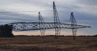 GALERIE FOTO Imaginile dezastrului – stâlpii de înaltă tensiune ai Transelectrica rupți și căzuți la pământ în urma furtunilor