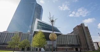 BCE menține ratele dobânzilor, pentru a șase ședință consecutivă, și anunță că urmărește cu atenție efectele războiului din Iran asupra prețului la energie