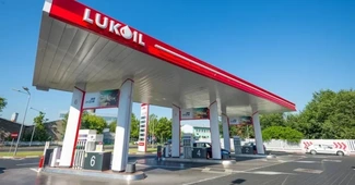 Guvernul vrea să pună sub supraveghere extinsă afacerile Lukoil din România