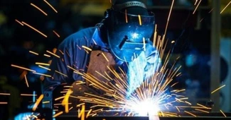 Industria auto a scăzut cu 10% în primele 5 luni. Per total, industria românească se îndreaptă către al patrulea an de contracție. Indicele PMI BCR a crescut ușor, stimulat de majorarea cererilor de pe piața internă