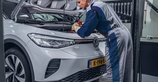 Grupul Volkswagen cheamă la service aproape 100.000 de mașini electrice