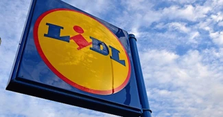 FOTO Surpriză totală pentru clienții Lidl din România: Pungile cu legume și fructe la 5 lei au apărut în magazine. Ce conțin