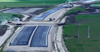 VIDEO Autostrada Unirii A8: Nurol lucrează cu 800 de muncitori pe secțiunea Tg Mureș – Miercurea Nirajului, realizată 50%